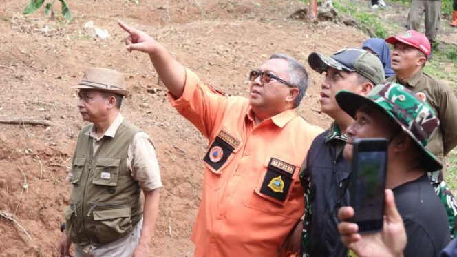 
 121 Jiwa Terdampak Pergerakan Tanah di Cisolok, Bupati Sukabumi: Relokasi Solusi Terbaik!