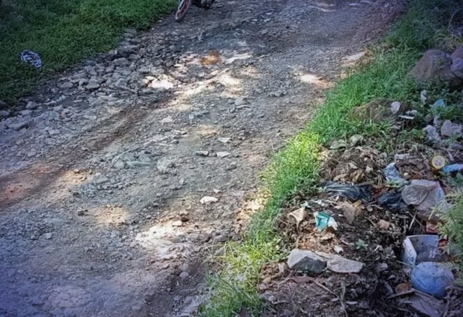 
 Keluhan Warga Nyalindung, Dinas PU Sukabumi Janji Perbaiki Jalan Rusak