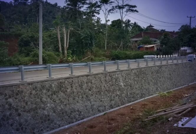 
 Pemkab Sukabumi Respon Cepat Bencana: Jembatan Penghubung Jampangkulon-Cimanggu Kembali Berfungsi Normal