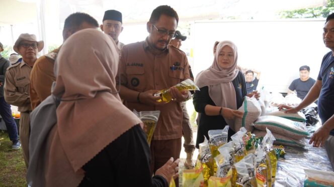 
 Bazar Ramadhan Disdagin Sukabumi Berlangsung 3 Hari: Tawarkan Sembako Murah dan Produk UMKM Lokal dengan Program Kredit Tanpa Bunga