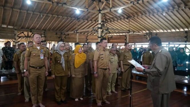 
 CAMAT CARINGIN TERPILIH KETUA APEKKASI, BUPATI: JAGA KEKOMPAKAN DALAM PEMBANGUNAN DAN PELAYANAN