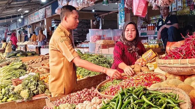 
 Jelang Idul Adha 2026, Harga Bahan Pokok di Palabuhanratu Tetap Stabil dan Stok Terjamin