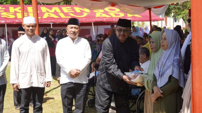 
 PEMKAB SUKABUMI TERIMA DAN SALURKAN DAGING KURBAN DARI LAZNAS BAKRIE AMANAH KEPADA MASYARAKAT