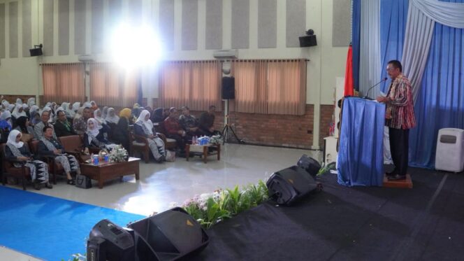 
 Peringati HUT ke-75 IBI, Bupati Sukabumi Apresiasi Peran Strategis Bidan sebagai Garda Terdepan Kesehatan