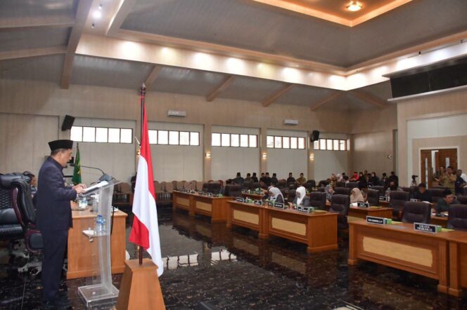 
 Rapat Paripurna: Wakil Bupati Sampaikan Jawaban Atas Pandangan Fraksi Terkait Pertanggungjawaban APBD 2025