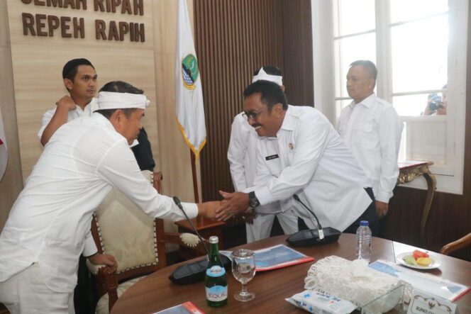 
 Bupati Sukabumi Hadiri Penandatanganan Deklarasi dan Pakta Integritas Pemegang IUP se-Jawa Barat