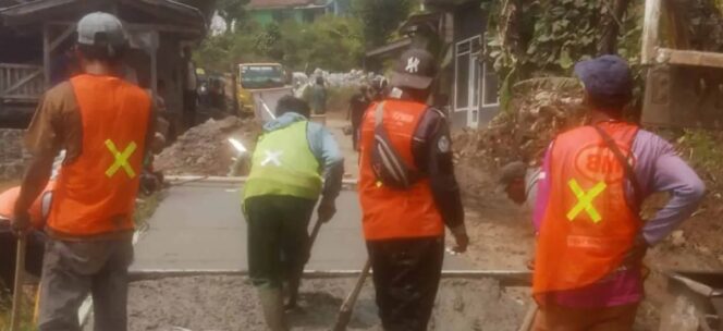 
 DINAS PU REKONSTRUKSI JALAN PAKUWON–CIPEUTEY, DITARGETKAN RAMPUNG DALAM 90 HARI