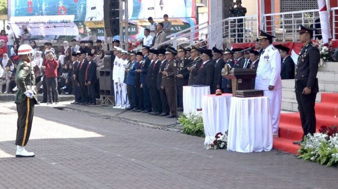 
 UPACARA HUT KE-81 KEMERDEKAAN RI: BUPATI ASEP JAPAR AJAK PERKUAT KOLABORASI DEMI PEMBANGUNAN SUKABUMI YANG MAJU DAN BERKAH