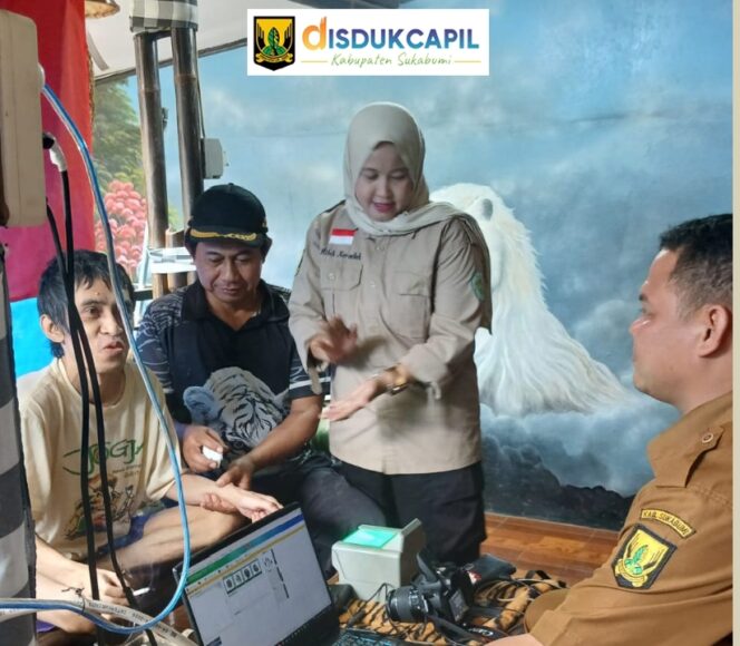 
 DISDUKCAPIL KABUPATEN SUKABUMI HADIRKAN PELAYANAN ADMINDUK JEMPUT BOLA BAGI WARGA